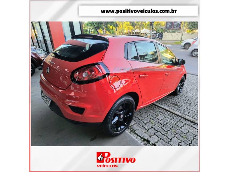 FIAT - BRAVO - 2015/2016 - Vermelha - R$ 54.800,00