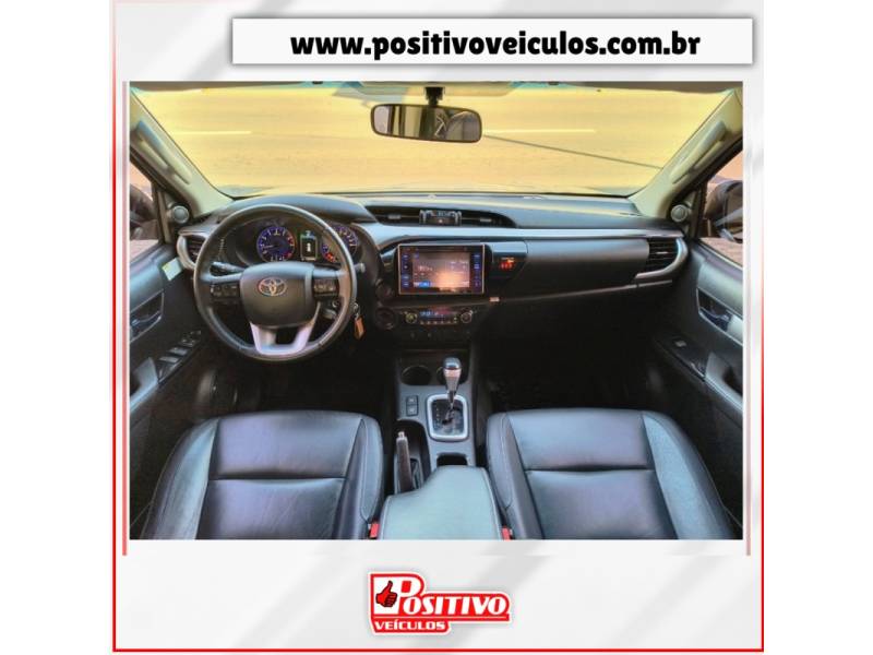 TOYOTA - HILUX - 2018/2018 - Prata - R$ 164.700,00