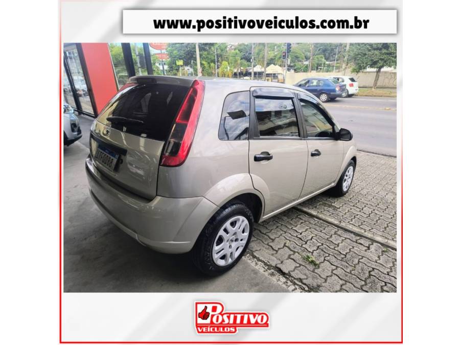 FORD - FIESTA - 2013/2013 - Bege - R$ 33.800,00