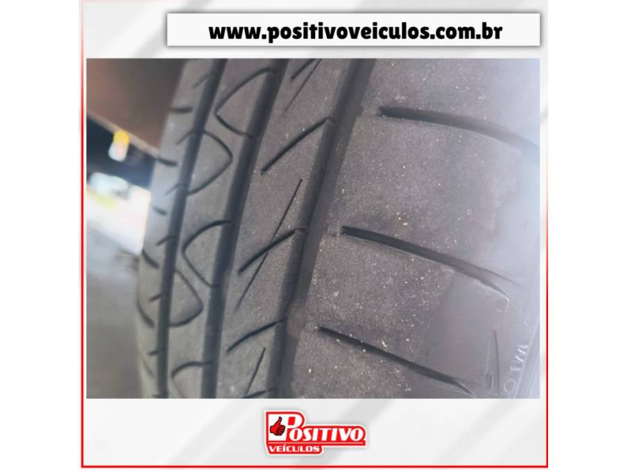 FORD - FIESTA - 2013/2013 - Bege - R$ 33.800,00