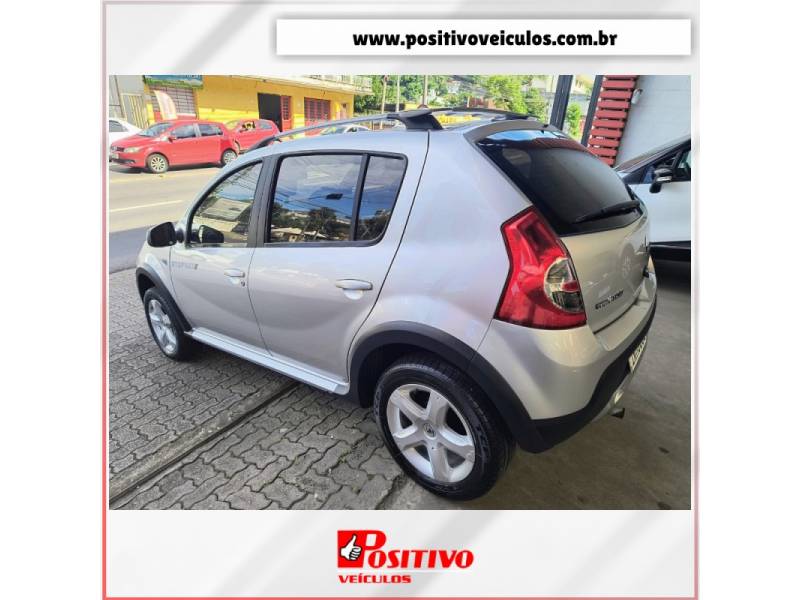 RENAULT - SANDERO - 2010/2011 - Prata - R$ 36.900,00