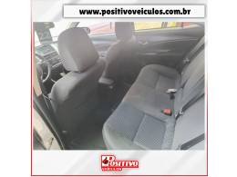 TOYOTA - YARIS - 2021/2022 - Prata - R$ 87.700,00