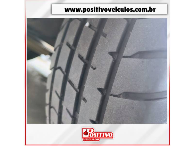 CHEVROLET - ONIX - 2018/2018 - Vermelha - R$ 58.900,00