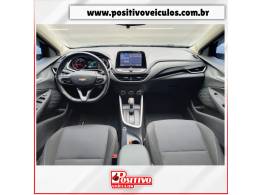 CHEVROLET - ONIX - 2022/2023 - Branca - R$ 82.900,00