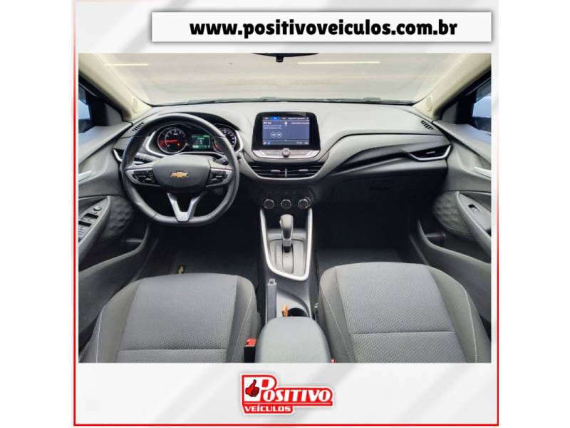 CHEVROLET - ONIX - 2022/2023 - Branca - R$ 82.900,00