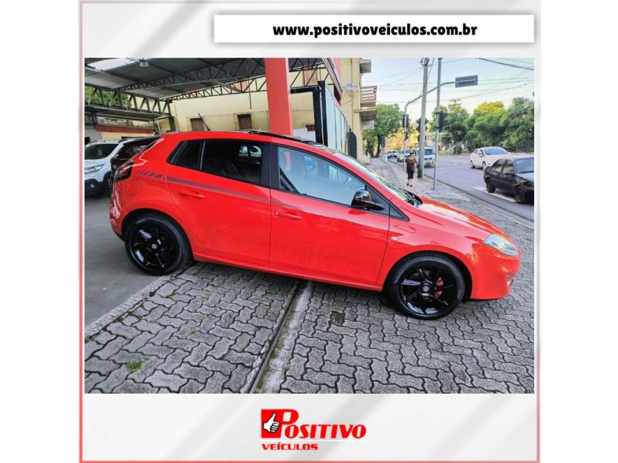 FIAT - BRAVO - 2015/2016 - Vermelha - R$ 54.800,00