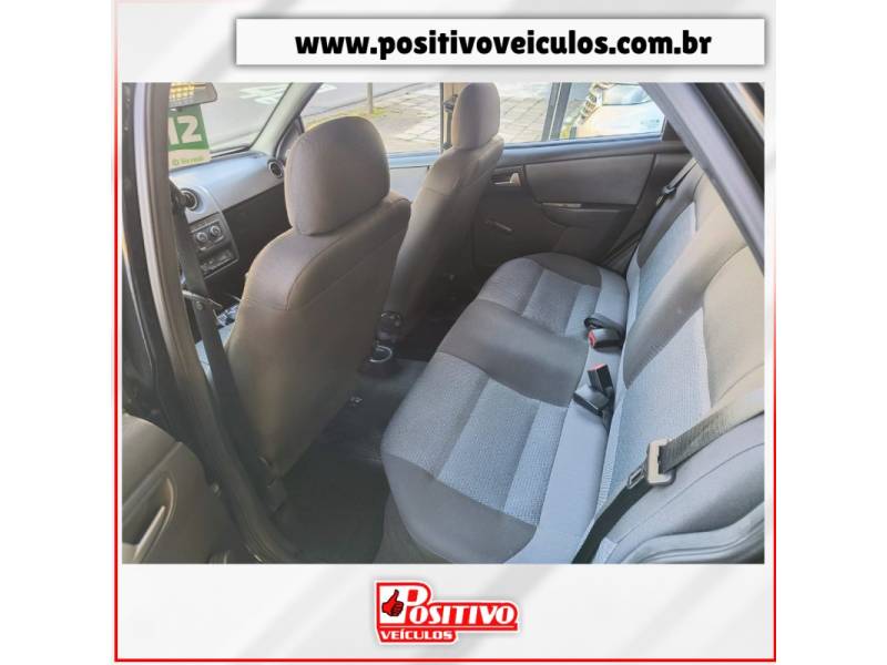 CHEVROLET - CELTA - 2011/2012 - Preta - R$ 29.900,00