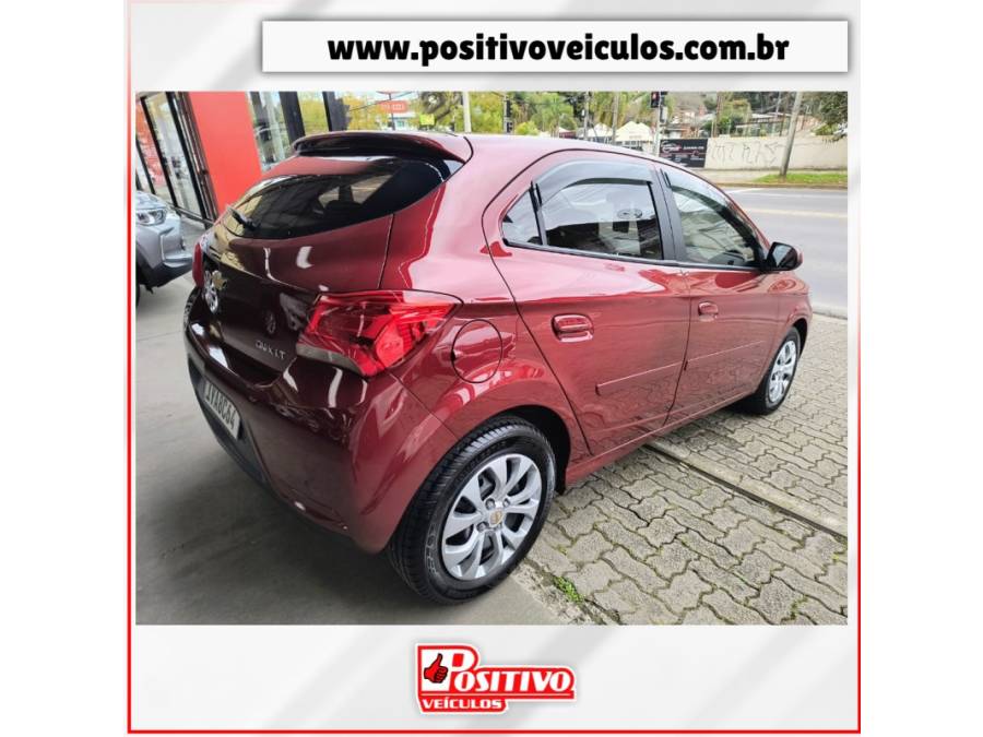 CHEVROLET - ONIX - 2018/2018 - Vermelha - R$ 58.900,00
