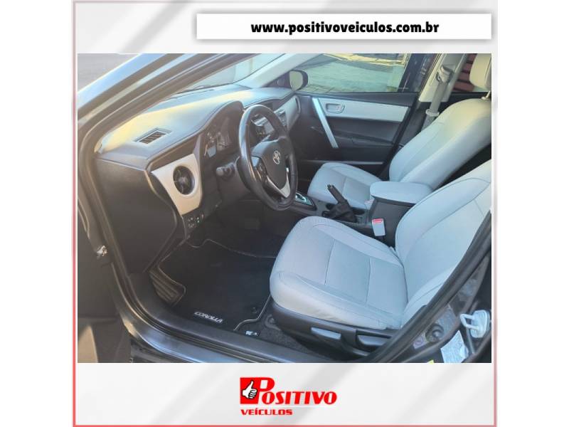 TOYOTA - COROLLA - 2019/2019 - Cinza - R$ 95.500,00