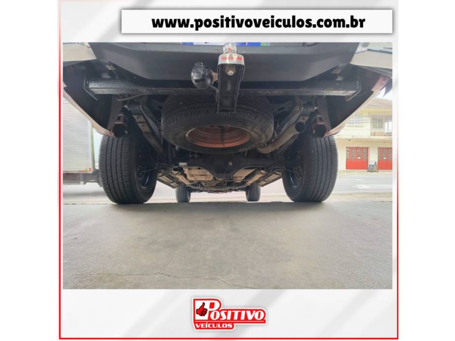 CHEVROLET - S10 - 2017/2018 - Vermelha - R$ 139.900,00