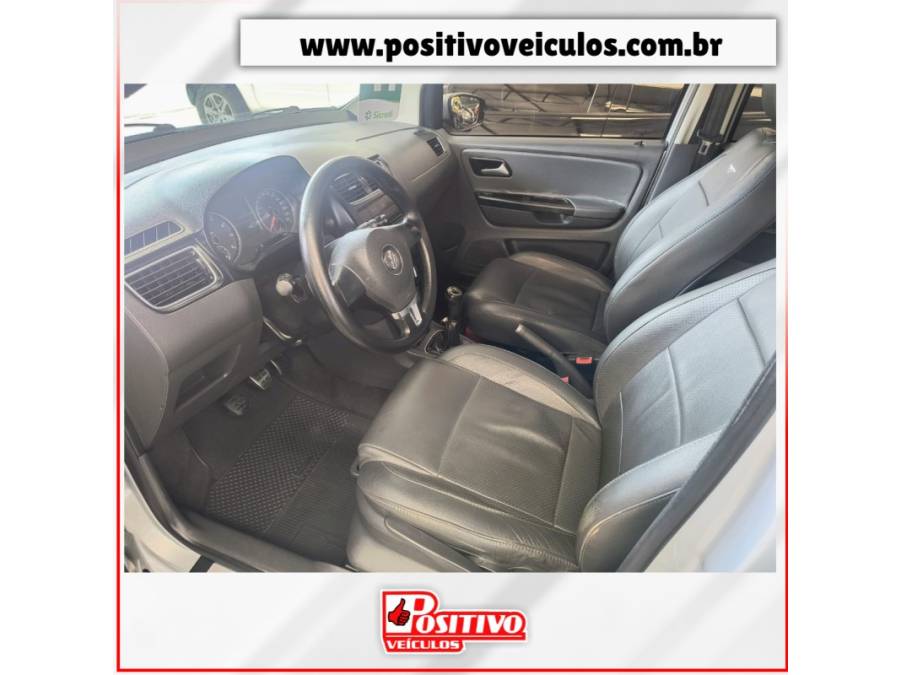 VOLKSWAGEN - CROSSFOX - 2011/2011 - Prata - R$ 39.900,00