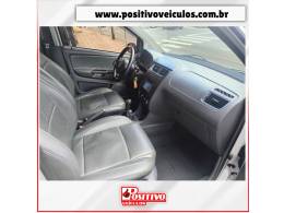 VOLKSWAGEN - CROSSFOX - 2011/2011 - Prata - R$ 39.900,00