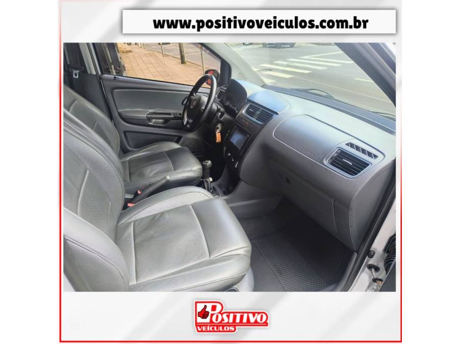 VOLKSWAGEN - CROSSFOX - 2011/2011 - Prata - R$ 39.900,00