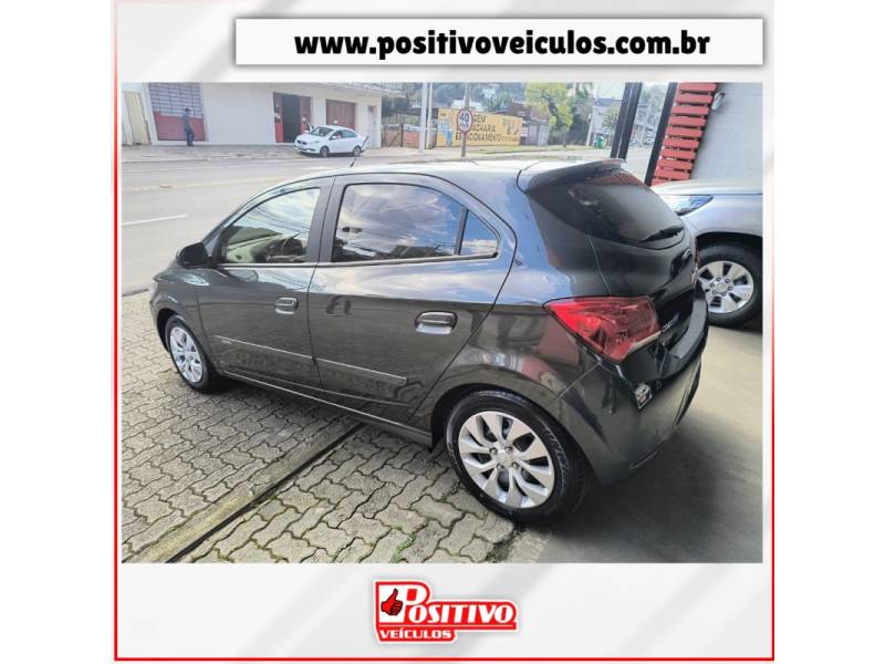 CHEVROLET - ONIX - 2018/2018 - Cinza - R$ 58.900,00