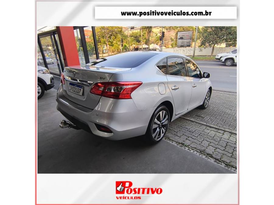 NISSAN - SENTRA - 2017/2018 - Prata - R$ 78.500,00