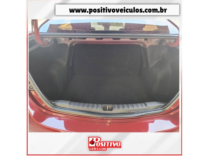 CHEVROLET - PRISMA - 2017/2018 - Vermelha - R$ 66.700,00