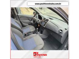 RENAULT - SANDERO - 2014/2015 - Cinza - R$ 41.800,00