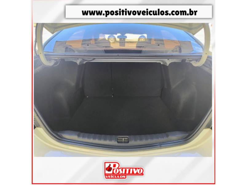CHEVROLET - PRISMA - 2015/2015 - Branca - R$ 46.700,00