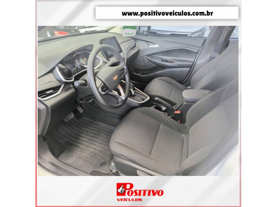 CHEVROLET - ONIX - 2023/2024 - Branca - R$ 97.500,00