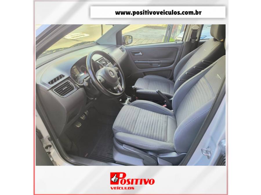 VOLKSWAGEN - CROSSFOX - 2012/2012 - Prata - R$ 45.500,00