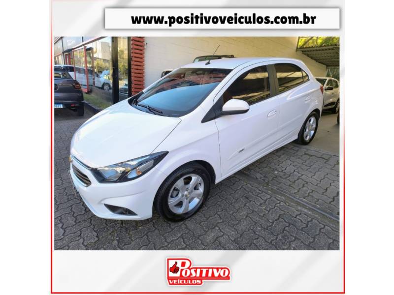 CHEVROLET - ONIX - 2019/2019 - Branca - R$ 62.500,00