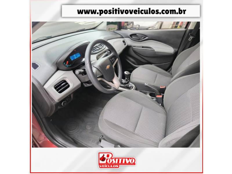 CHEVROLET - ONIX - 2018/2018 - Vermelha - R$ 58.900,00