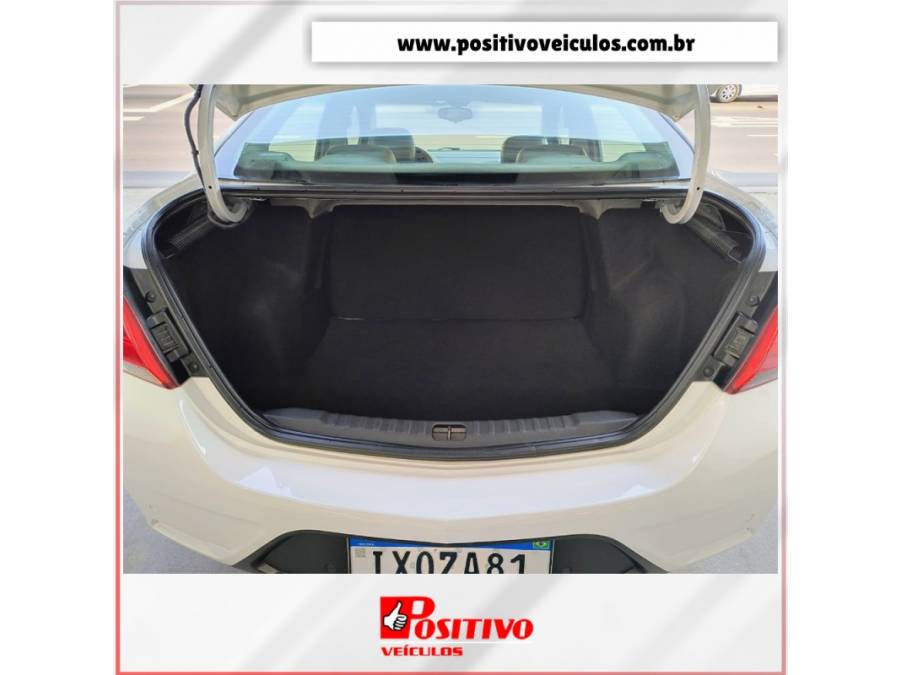 CHEVROLET - PRISMA - 2017/2017 - Branca - R$ 65.500,00