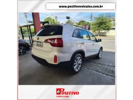 KIA MOTORS - SORENTO - 2014/2015 - Branca - R$ 93.900,00