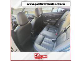 NISSAN - VERSA - 2019/2020 - Branca - R$ 67.700,00