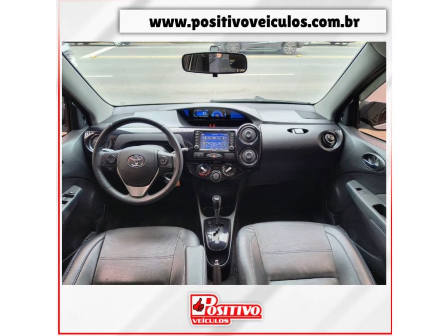 TOYOTA - ETIOS - 2017/2017 - Prata - R$ 65.900,00