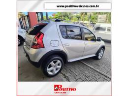 RENAULT - SANDERO - 2010/2011 - Prata - R$ 36.900,00