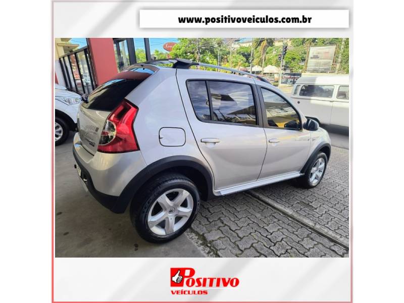 RENAULT - SANDERO - 2010/2011 - Prata - R$ 36.900,00