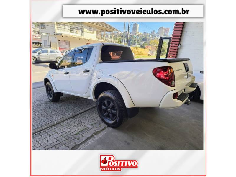 MITSUBISHI - L200 TRITON - 2014/2015 - Branca - R$ 89.500,00