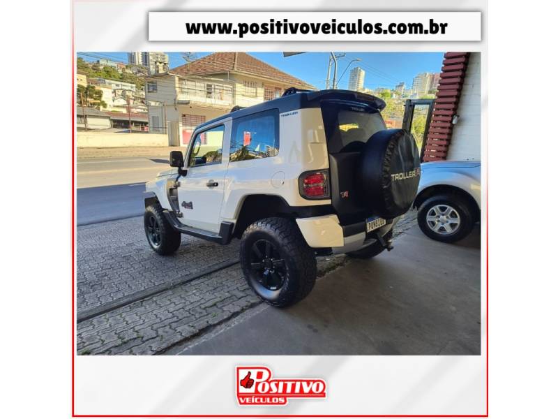 TROLLER - T4 - 2021/2021 - Branca - R$ 235.000,00
