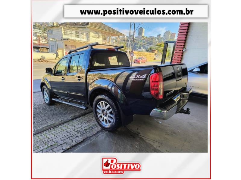 NISSAN - FRONTIER - 2013/2014 - Cinza - R$ 104.900,00