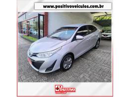 TOYOTA - YARIS - 2021/2022 - Prata - R$ 87.700,00