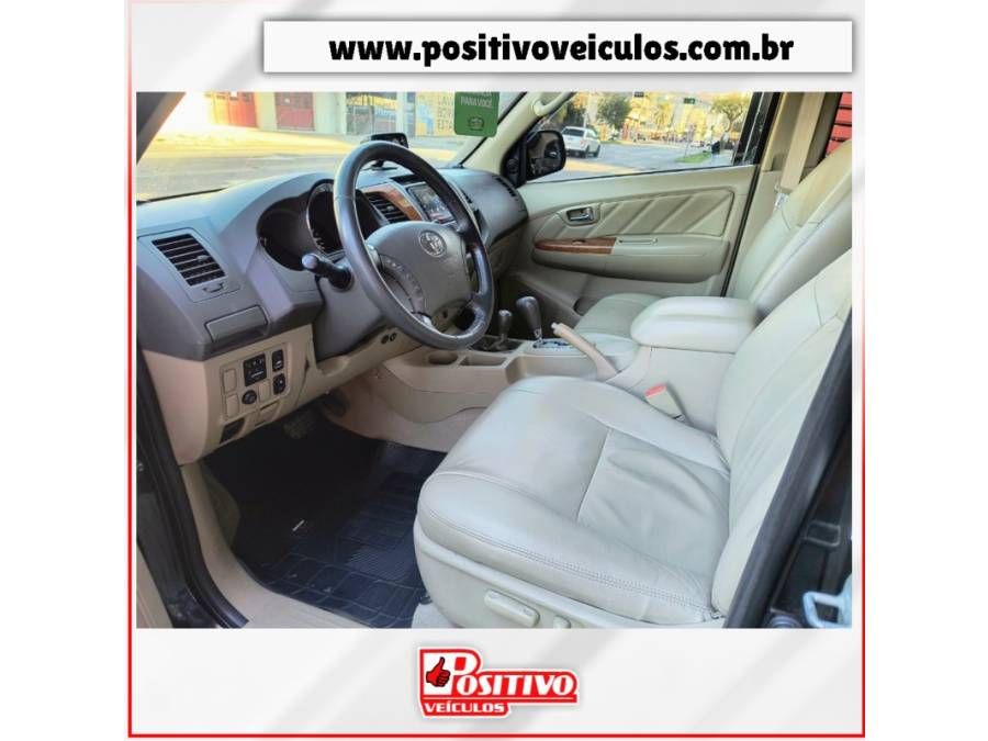 TOYOTA - HILUX SW4 - 2009/2009 - Preta - R$ 108.900,00