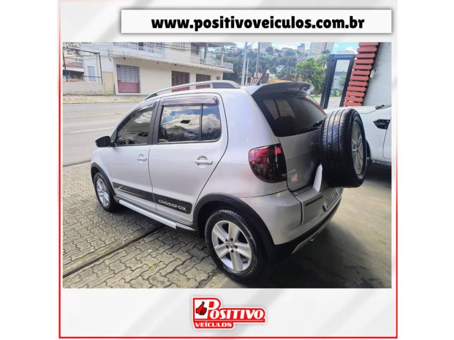 VOLKSWAGEN - CROSSFOX - 2011/2011 - Prata - R$ 39.900,00