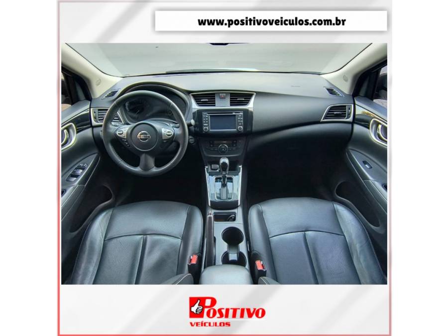 NISSAN - SENTRA - 2017/2018 - Prata - R$ 78.500,00