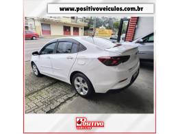 CHEVROLET - ONIX - 2022/2023 - Branca - R$ 82.900,00