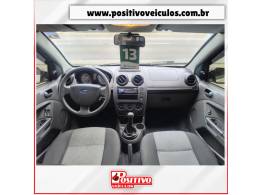 FORD - FIESTA - 2013/2013 - Bege - R$ 33.800,00