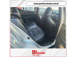 NISSAN - KICKS - 2017/2018 - Prata - R$ 82.500,00