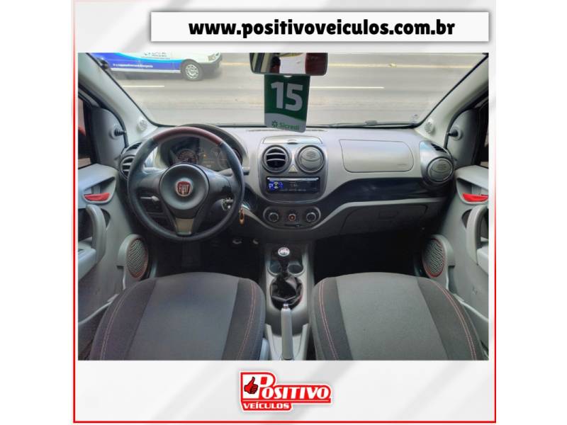 FIAT - PALIO - 2015/2015 - Branca - R$ 47.700,00