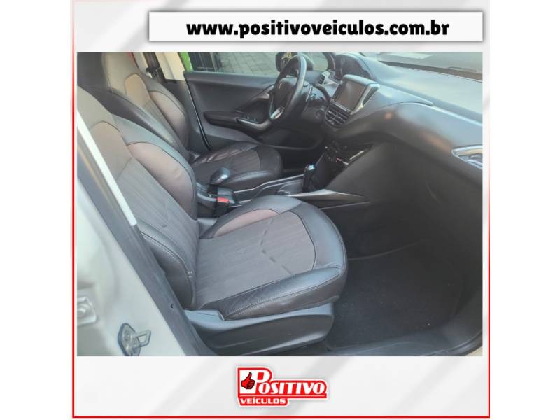 PEUGEOT - 2008 - 2015/2016 - Branca - R$ 58.900,00