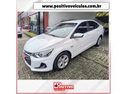CHEVROLET - ONIX - 2022/2023 - Branca - R$ 82.900,00