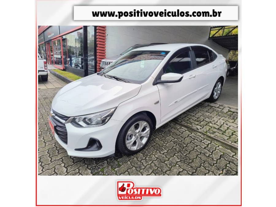 CHEVROLET - ONIX - 2022/2023 - Branca - R$ 82.900,00