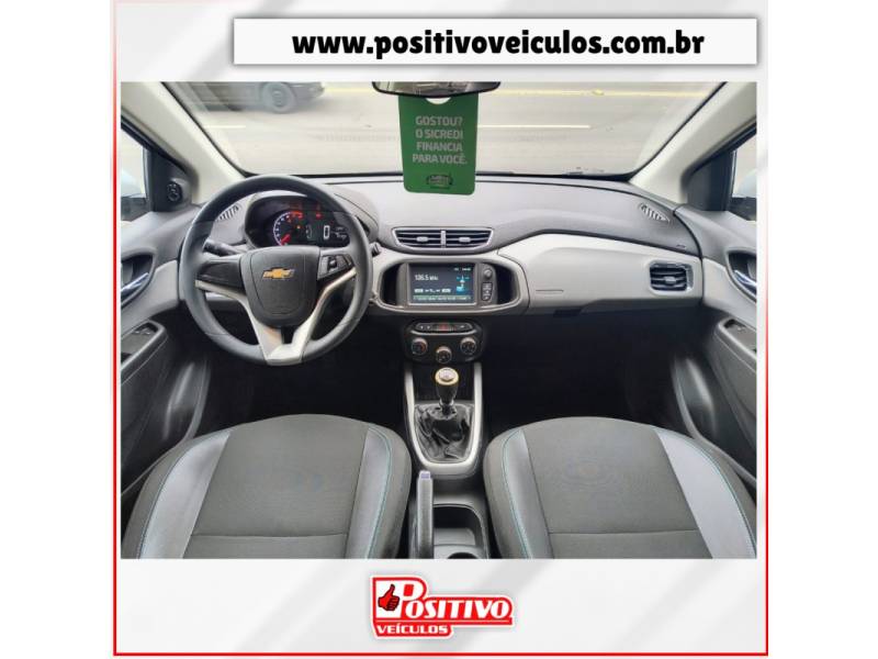 CHEVROLET - ONIX - 2018/2019 - Prata - R$ 62.500,00