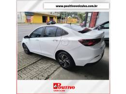 CHEVROLET - ONIX - 2023/2024 - Branca - R$ 97.500,00