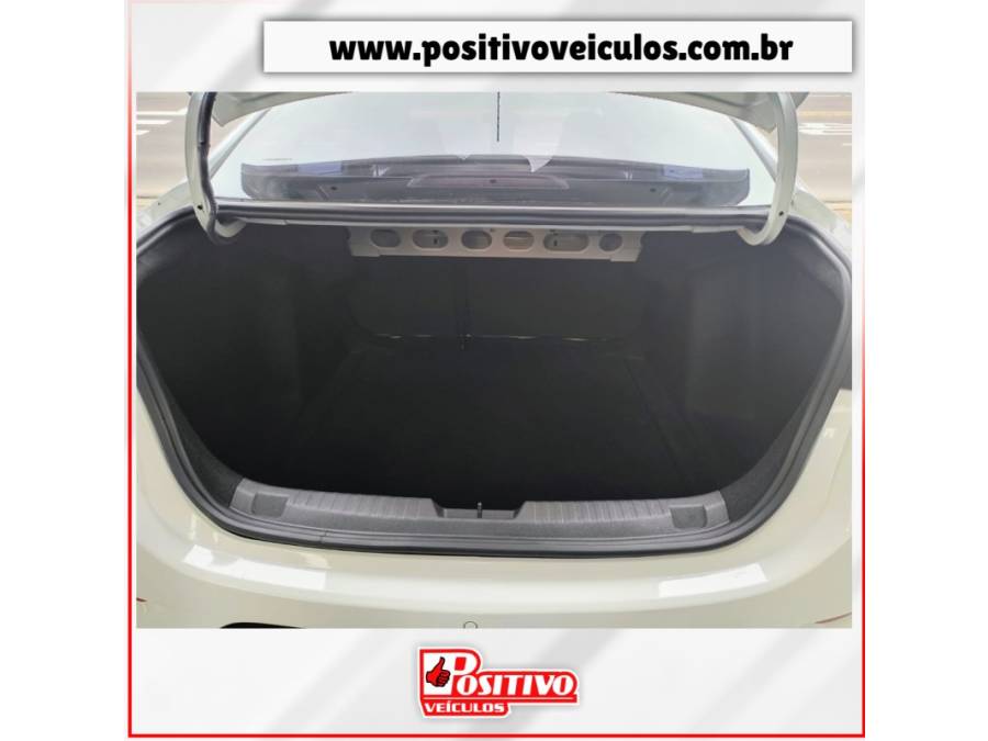 CHEVROLET - ONIX - 2022/2023 - Branca - R$ 82.900,00