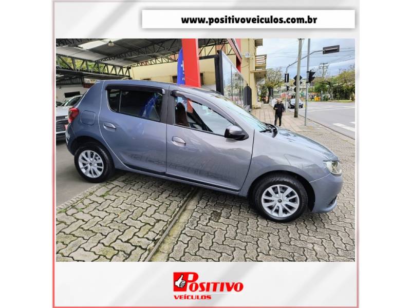 RENAULT - SANDERO - 2014/2015 - Cinza - R$ 41.800,00